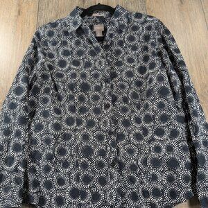 Chicos Top Womens Medium Black Print Button Up Wrinkle Resistant Long Sleeve